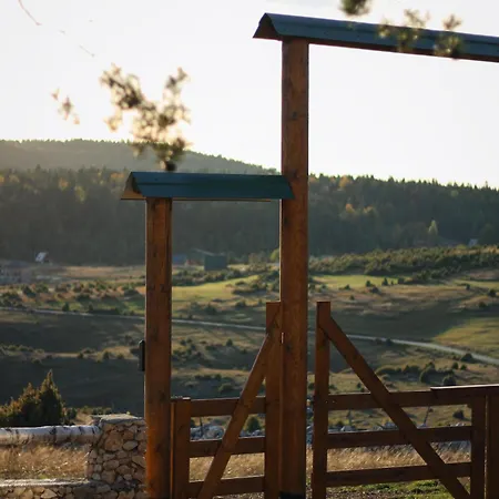 別荘 Vikendica Pino