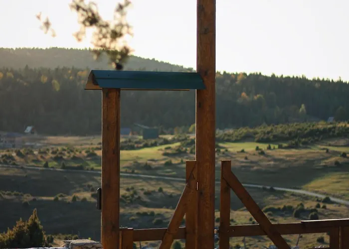 別荘 Vikendica Pino